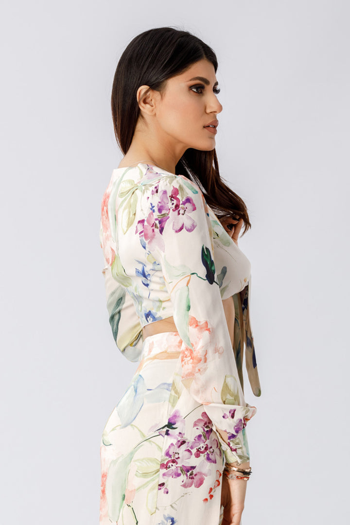 side view of a woman posing in crop top pattern